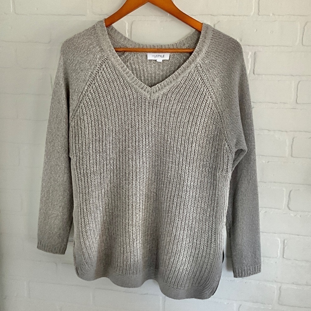 Women’s Knit Sweater Cozy Gray Longsleeve V neck Cotton blend Size S